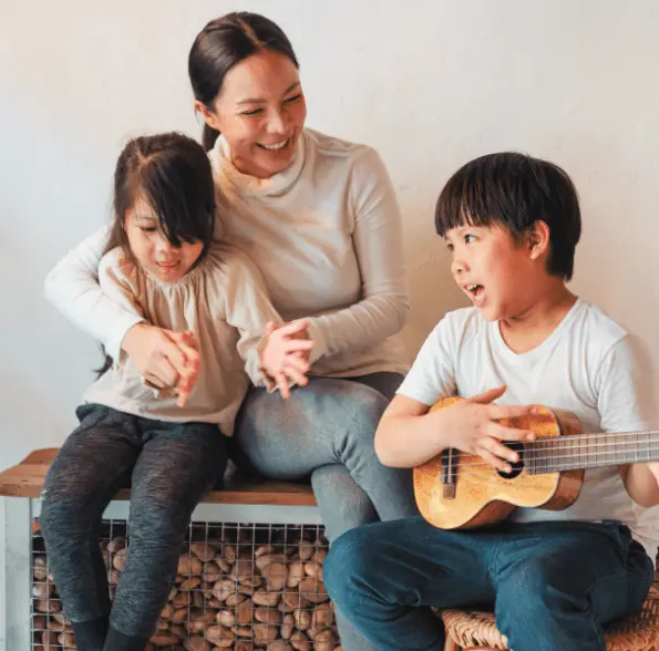 parent enfant famille musique active ukulélé